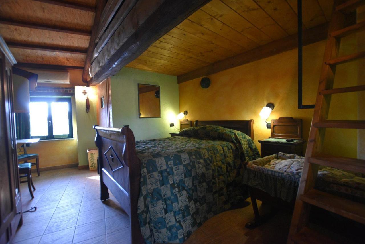 B&B Edera Castagnole Piemonte ภายนอก รูปภาพ